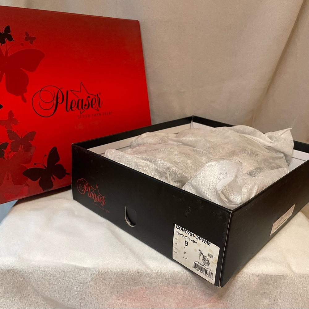 Pleaser Metallic Silver Platform Heels - Picture 6 of 7